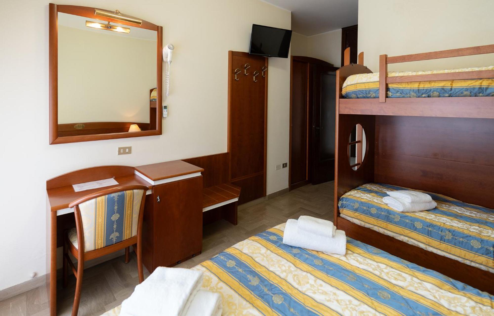 Easy Hotel Meryon Sottomarina Quarto foto