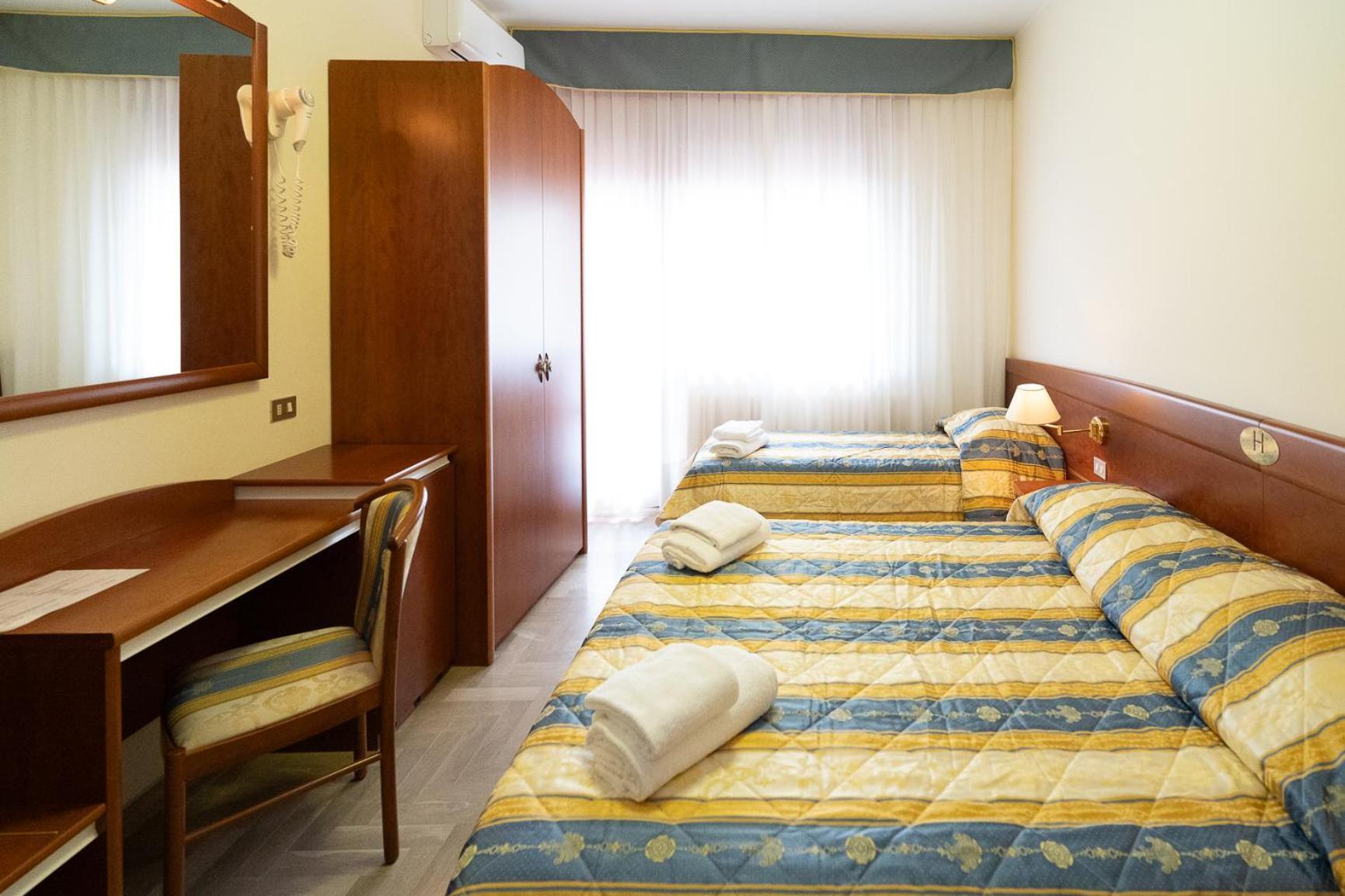 Easy Hotel Meryon Sottomarina Quarto foto