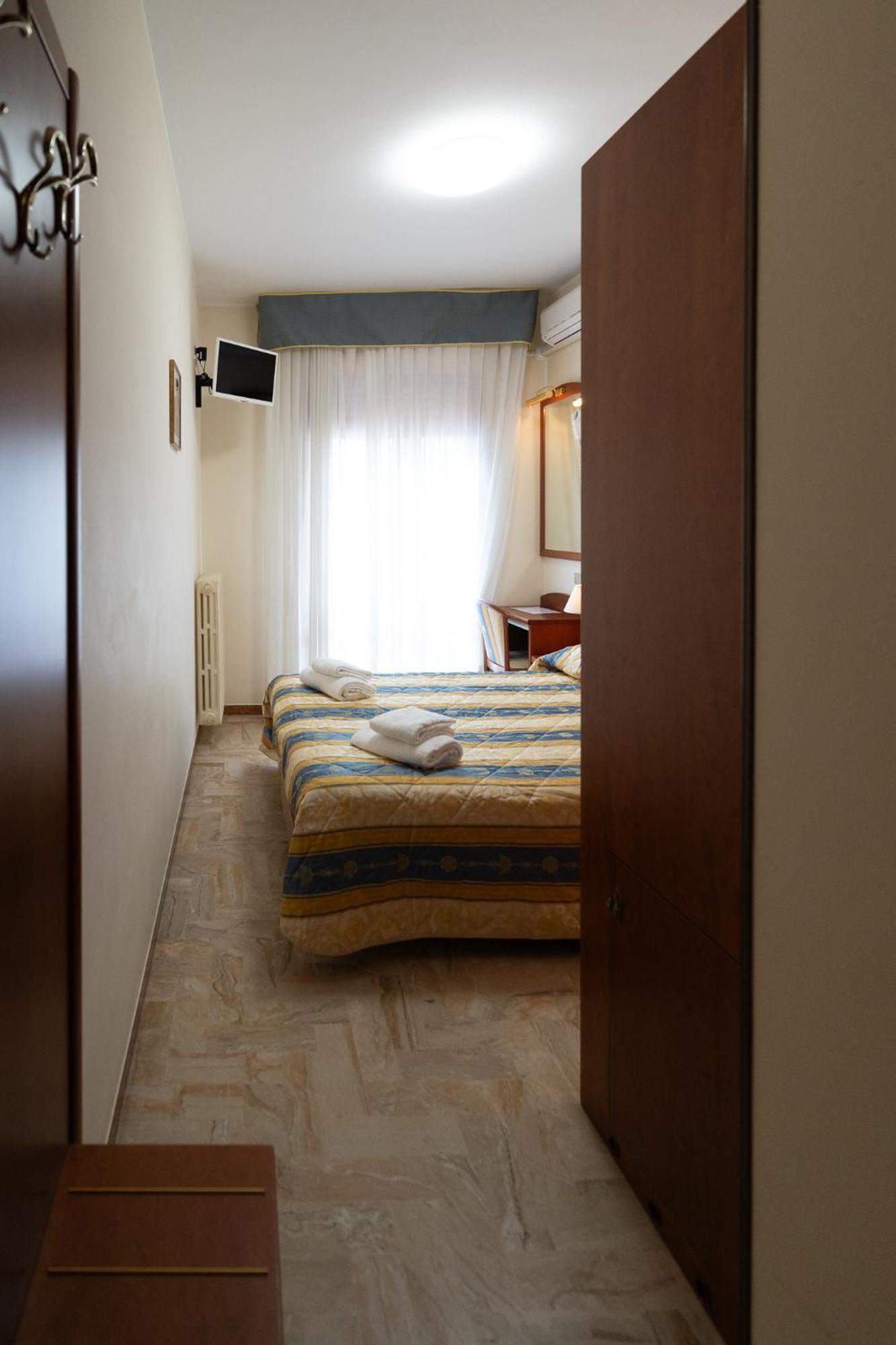 Easy Hotel Meryon Sottomarina Quarto foto